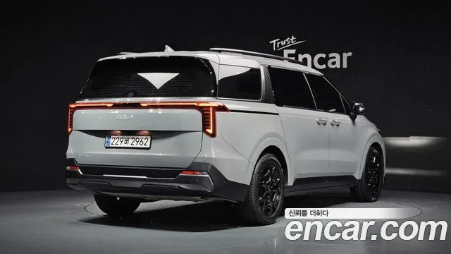 Kia Carnival 4th Gen — Фото автомобиля 2