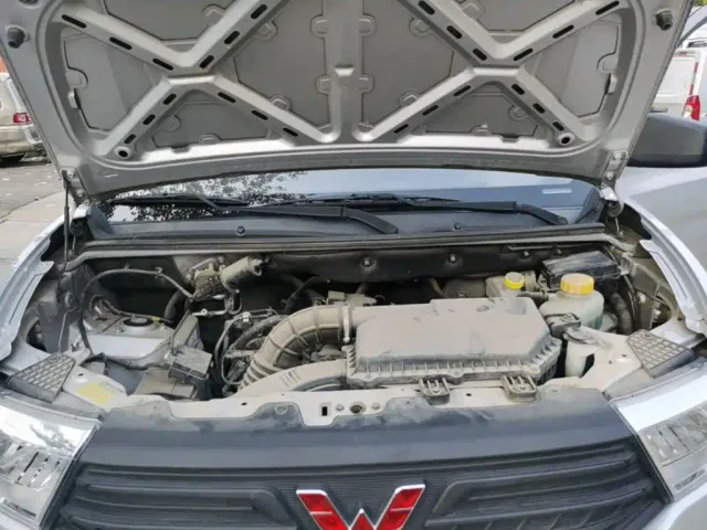 Wuling Hongguang V — Фото автомобиля 15