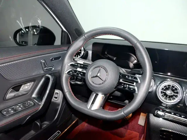 Mercedes-Benz A-Class — Фото автомобиля 13