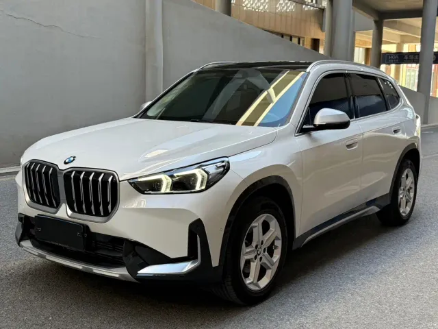 Фотография автомобиля — BMW X1