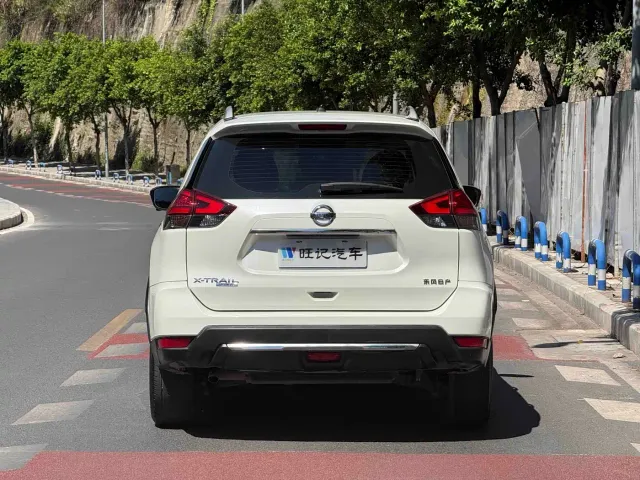 Nissan X-Trail — Фото автомобиля 9