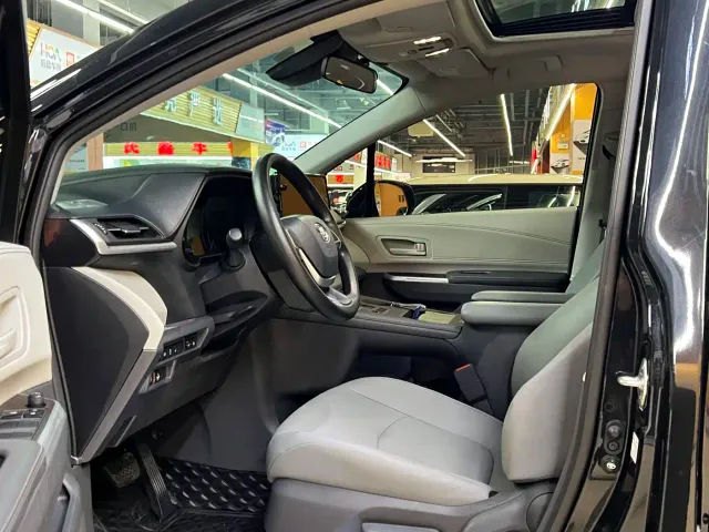 Toyota Granvia — Фото автомобиля 7