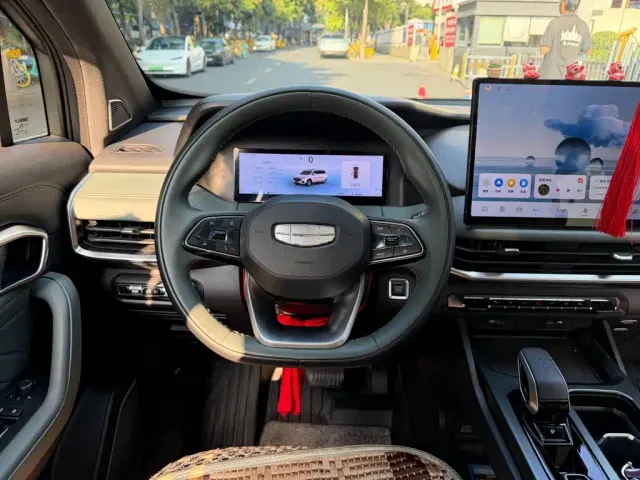 Geely Haoyue L — Фото автомобиля 14
