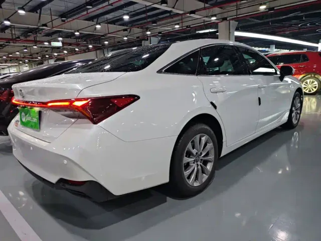 Toyota Avalon — Фото автомобиля 6