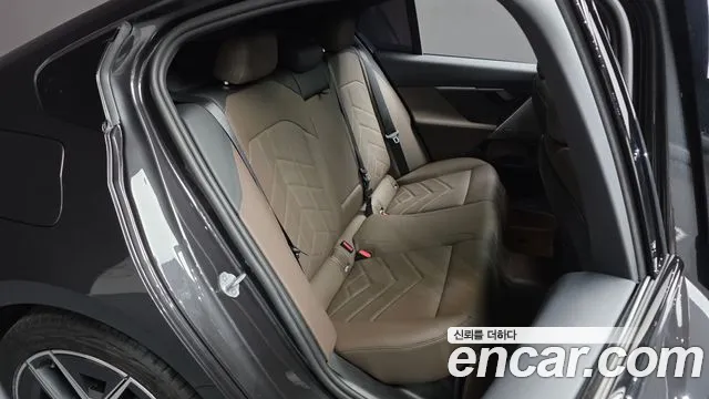BMW 5-Series — Фото автомобиля 8