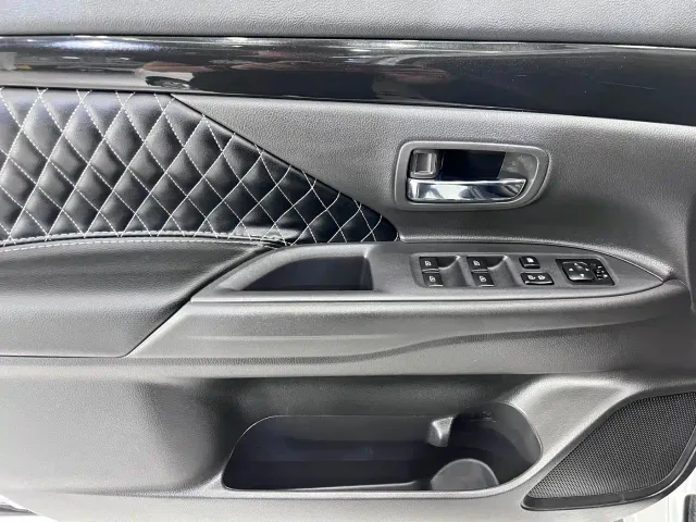 Mitsubishi Outlander — Фото автомобиля 8