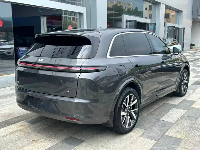 Li Auto L7 — Фото автомобиля 11