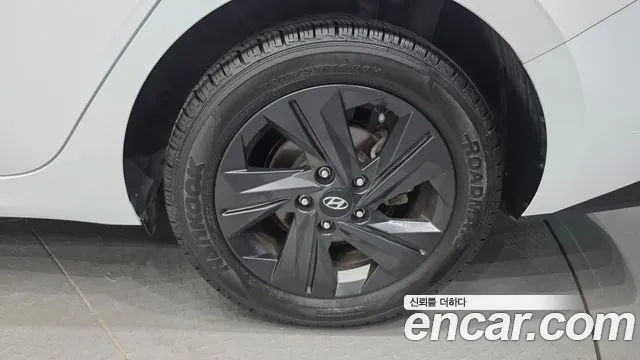 Hyundai AVANTE Avante (CN7) — Фото автомобиля 21