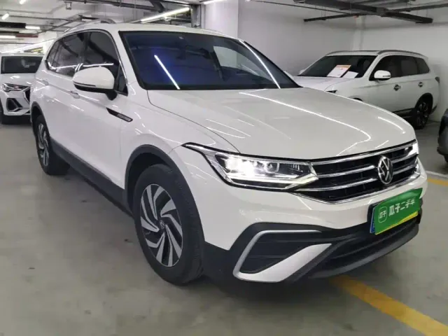 Volkswagen Tiguan L — Фото автомобиля 3