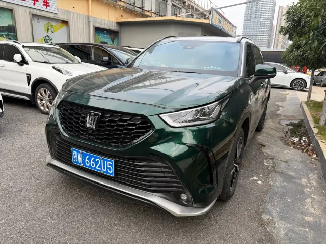 Фотография автомобиля — Toyota Crown Kluger