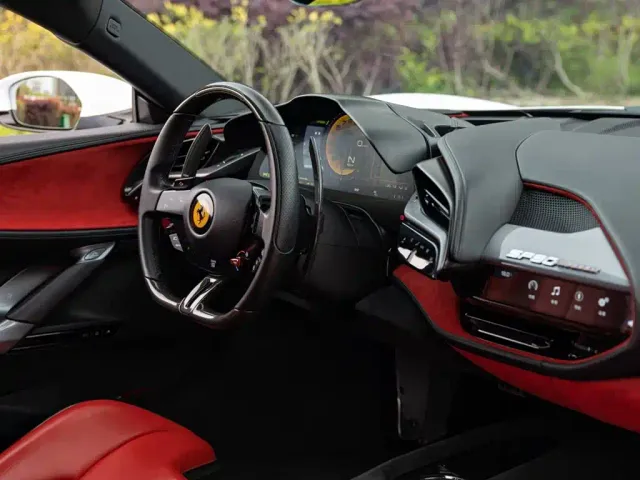 Ferrari SF90 — Фото автомобиля 11