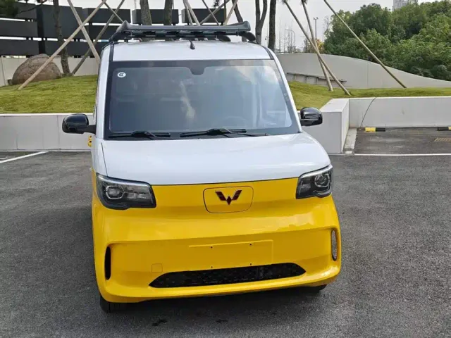 Wuling Zhiguang NEV — Фото автомобиля 2