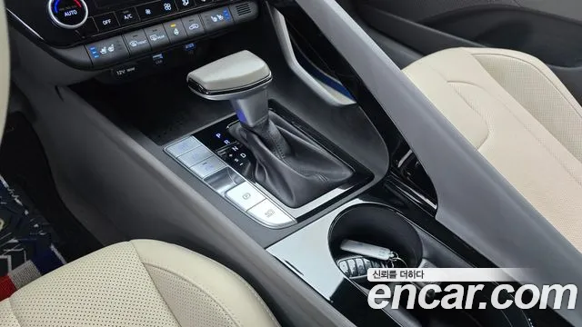 Hyundai Avante CN7 — Фото автомобиля 12