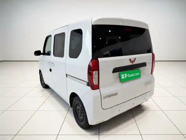 Wuling Zhiguang NEV — Фото автомобиля 4