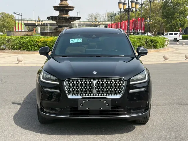 Lincoln Corsair — Фото автомобиля 2