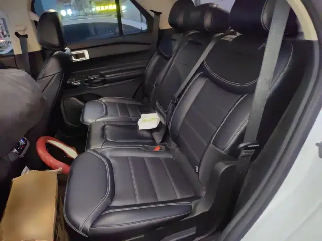 Ford Explorer — Фото автомобиля 13