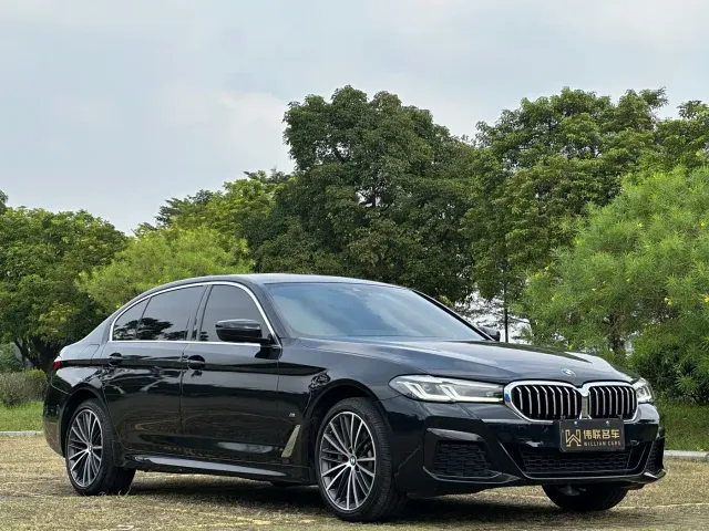 BMW 5 Series — Фото автомобиля 3