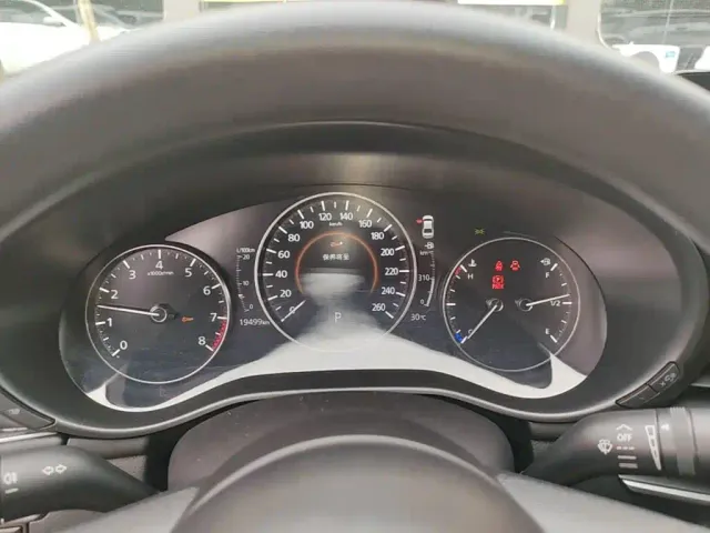 Mazda Axela — Фото автомобиля 11