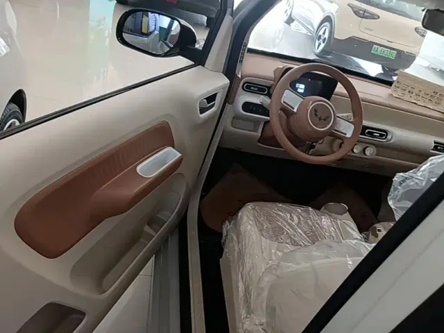 Wuling Hongguang Mini EV — Фото автомобиля 15