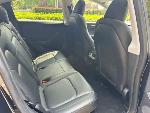 Tesla Model Y — Фото автомобиля 7