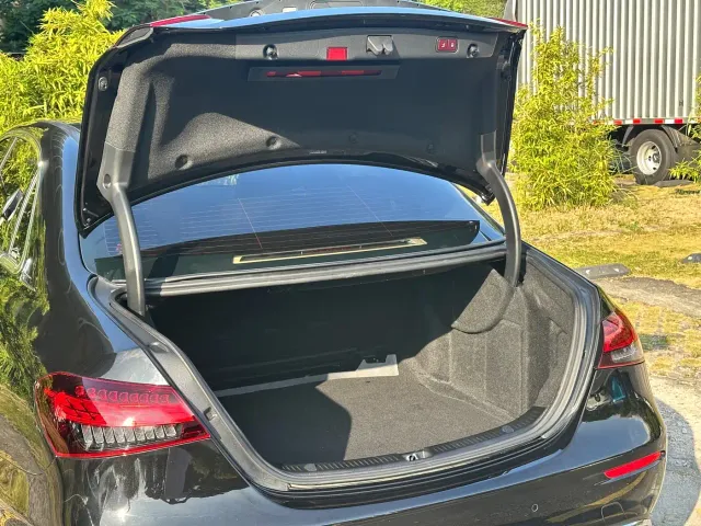 Mercedes-Benz E-Class — Фото автомобиля 14