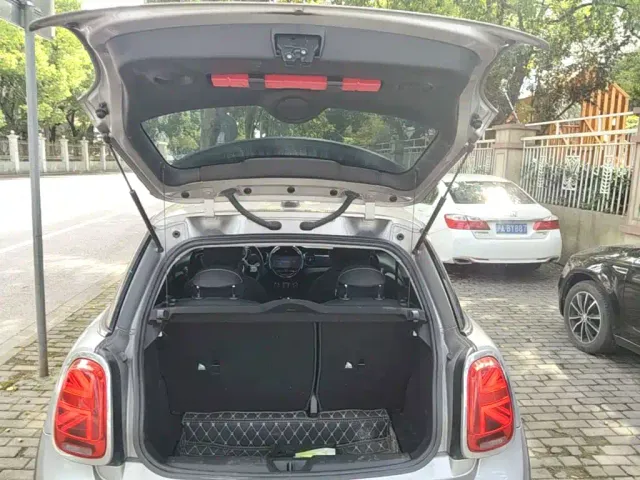 MINI Hatch — Фото автомобиля 18