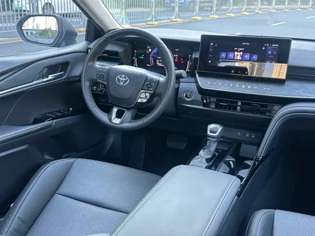 Toyota Camry — Фото автомобиля 12