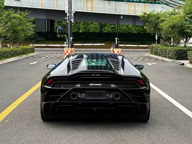 Lamborghini Huracan — Фото автомобиля 3