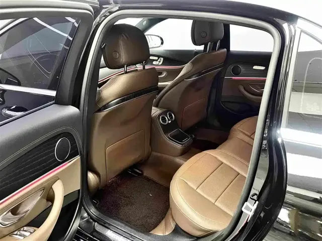 Mercedes-Benz E-Class — Фото автомобиля 10