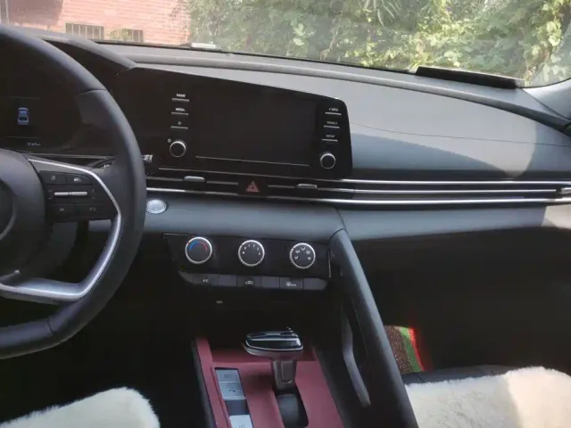 Hyundai Elantra 2023 1.5L CVT GLX Elite Edition — Фото автомобиля 13