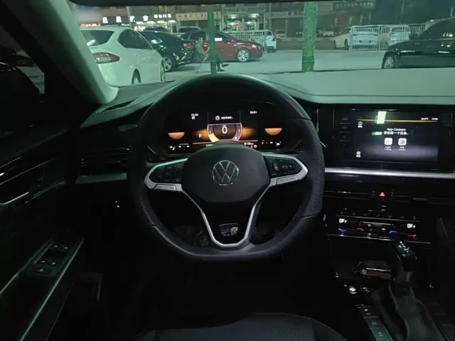 Volkswagen Passat — Фото автомобиля 10