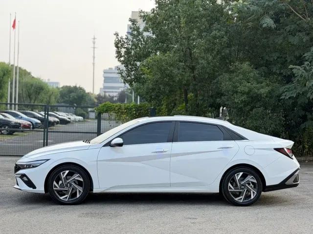 Hyundai Elantra — Фото автомобиля 7