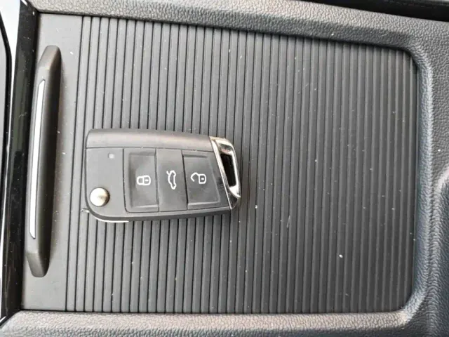 Volkswagen Sagitar — Фото автомобиля 8