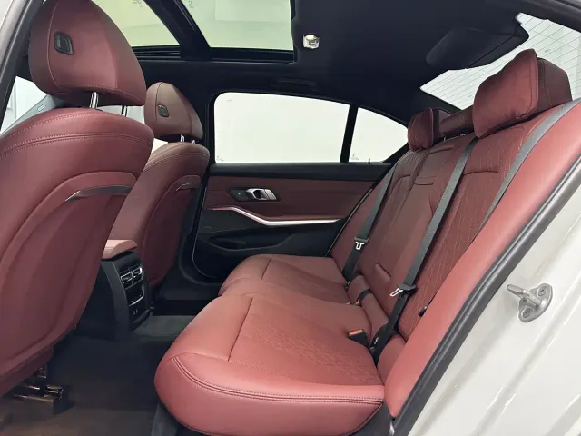 BMW 3 Series — Фото автомобиля 17