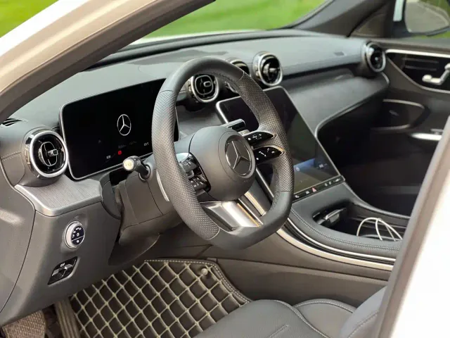 Mercedes-Benz C-Class — Фото автомобиля 4