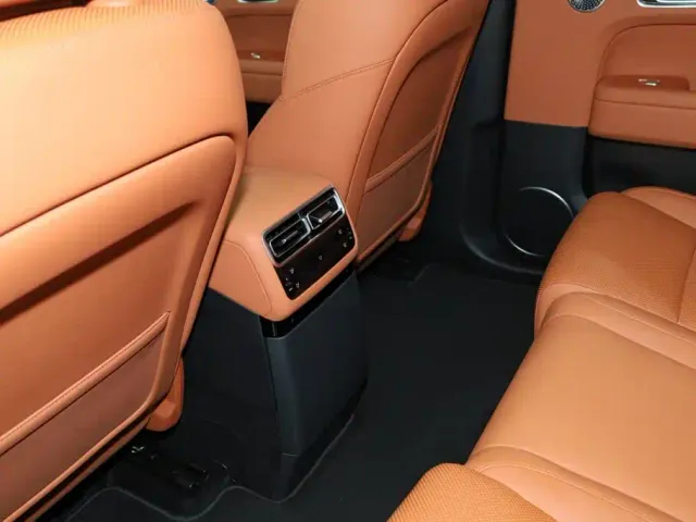 Li Auto L6 — Фото автомобиля 27