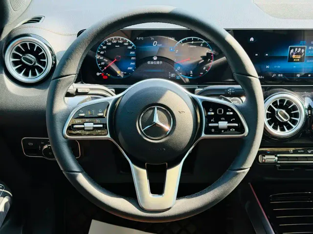 Mercedes-Benz GLB-Class — Фото автомобиля 6