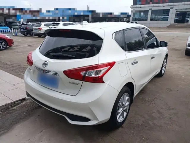 Nissan Tiida — Фото автомобиля 6