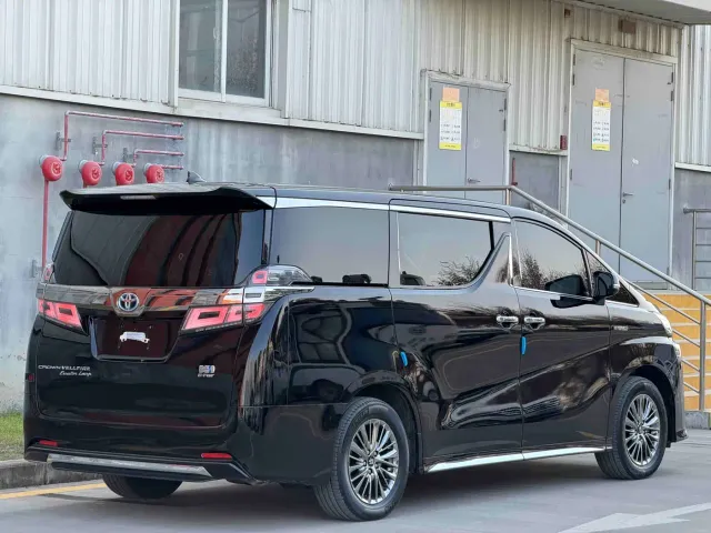 Toyota Vellfire — Фото автомобиля 15