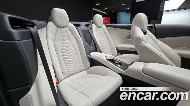 Maserati Gran Cabrio — Фото автомобиля 12