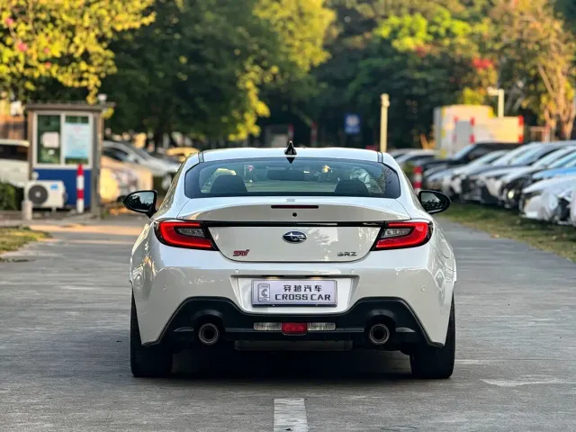 Subaru BRZ — Фото автомобиля 6