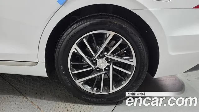 Hyundai Grandeur — Фото автомобиля 20