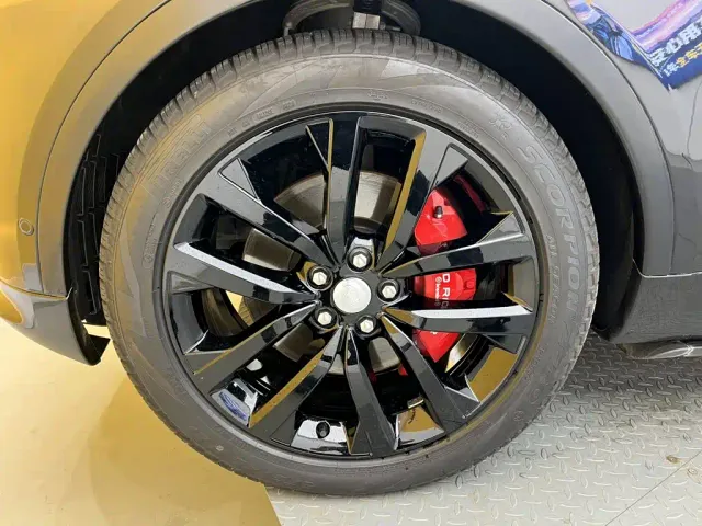 Land Rover Discovery — Фото автомобиля 6
