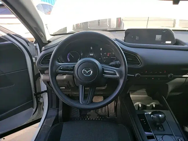 Mazda CX-30 EV — Фото автомобиля 10
