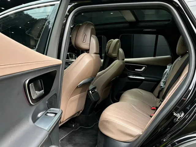Mercedes-Benz EQE SUV — Фото автомобиля 6