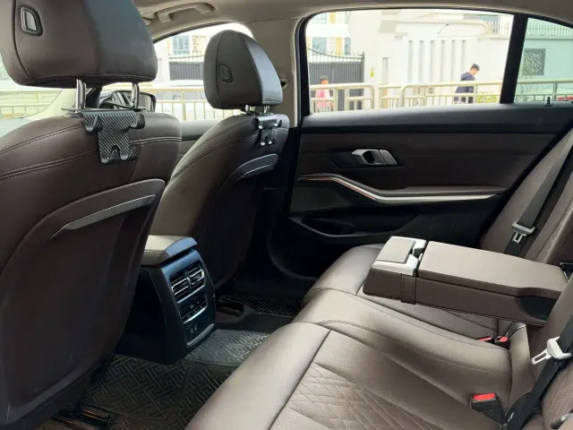 BMW 3 Series — Фото автомобиля 10