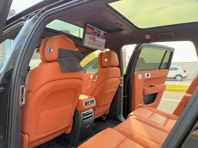 Li Auto L7 — Фото автомобиля 14