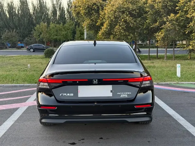 Honda Accord — Фото автомобиля 5