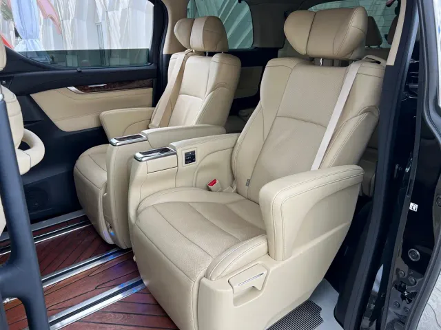 Toyota Alphard — Фото автомобиля 15