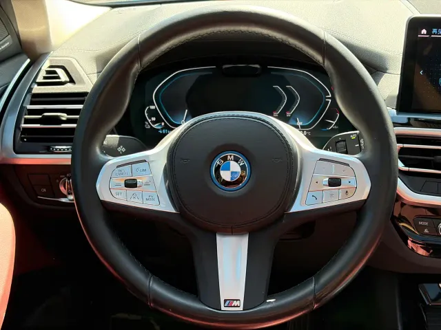 BMW iX3 — Фото автомобиля 15